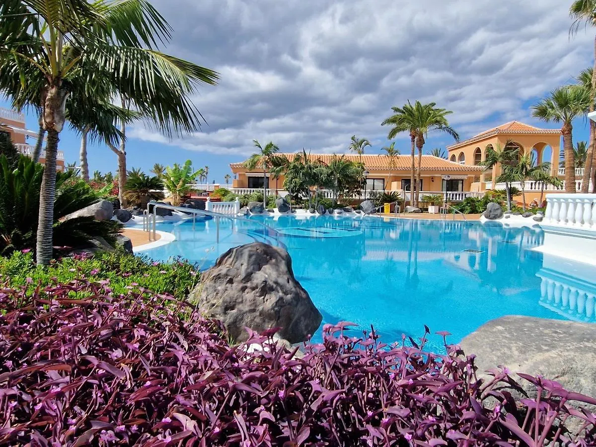 Apartment Playa Las Vistas 2 With Breathtaking Sea View, Only 100 M To The Sea, Heated Pool, Aircondition For A Fee, Wifi Playa de las Américas Spanje