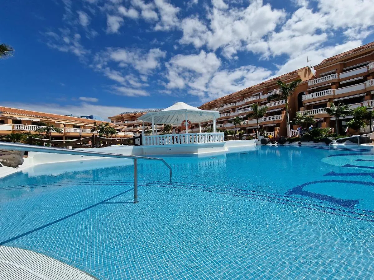 Apartment Playa Las Vistas 2 With Breathtaking Sea View, Only 100 M To The Sea, Heated Pool, Aircondition For A Fee, Wifi Playa de las Américas