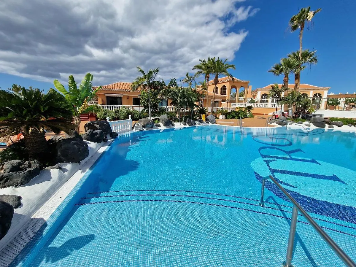 Apartment Playa Las Vistas 2 With Breathtaking Sea View, Only 100 M To The Sea, Heated Pool, Aircondition For A Fee, Wifi Playa de las Américas Spanje