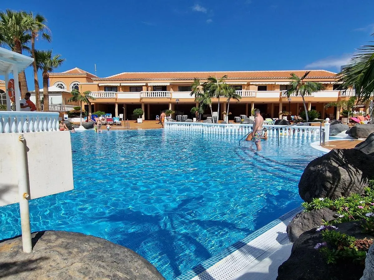 Apartment Playa Las Vistas 2 With Breathtaking Sea View, Only 100 M To The Sea, Heated Pool, Aircondition For A Fee, Wifi Playa de las Américas 0*,  Spanje