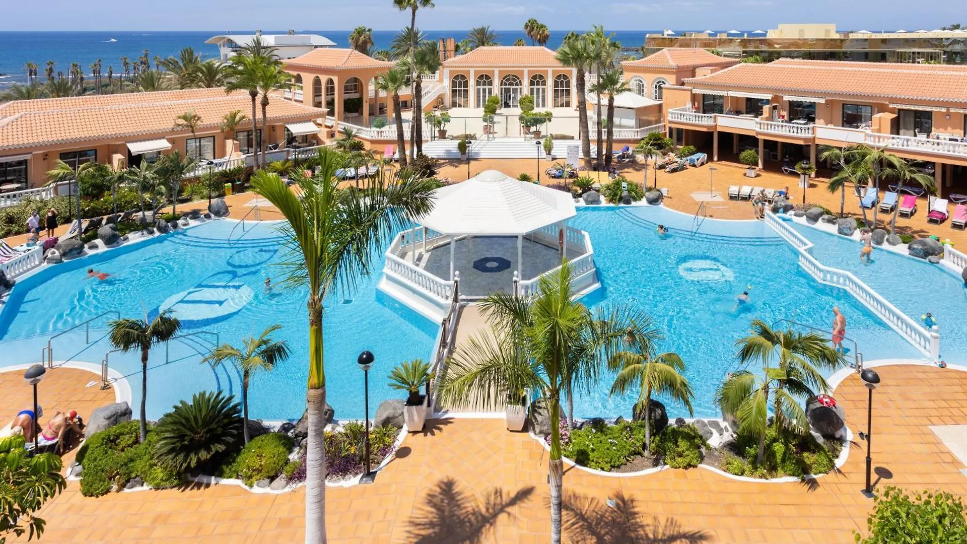 Apartment Playa Las Vistas 2 With Breathtaking Sea View, Only 100 M To The Sea, Heated Pool, Aircondition For A Fee, Wifi Playa de las Américas