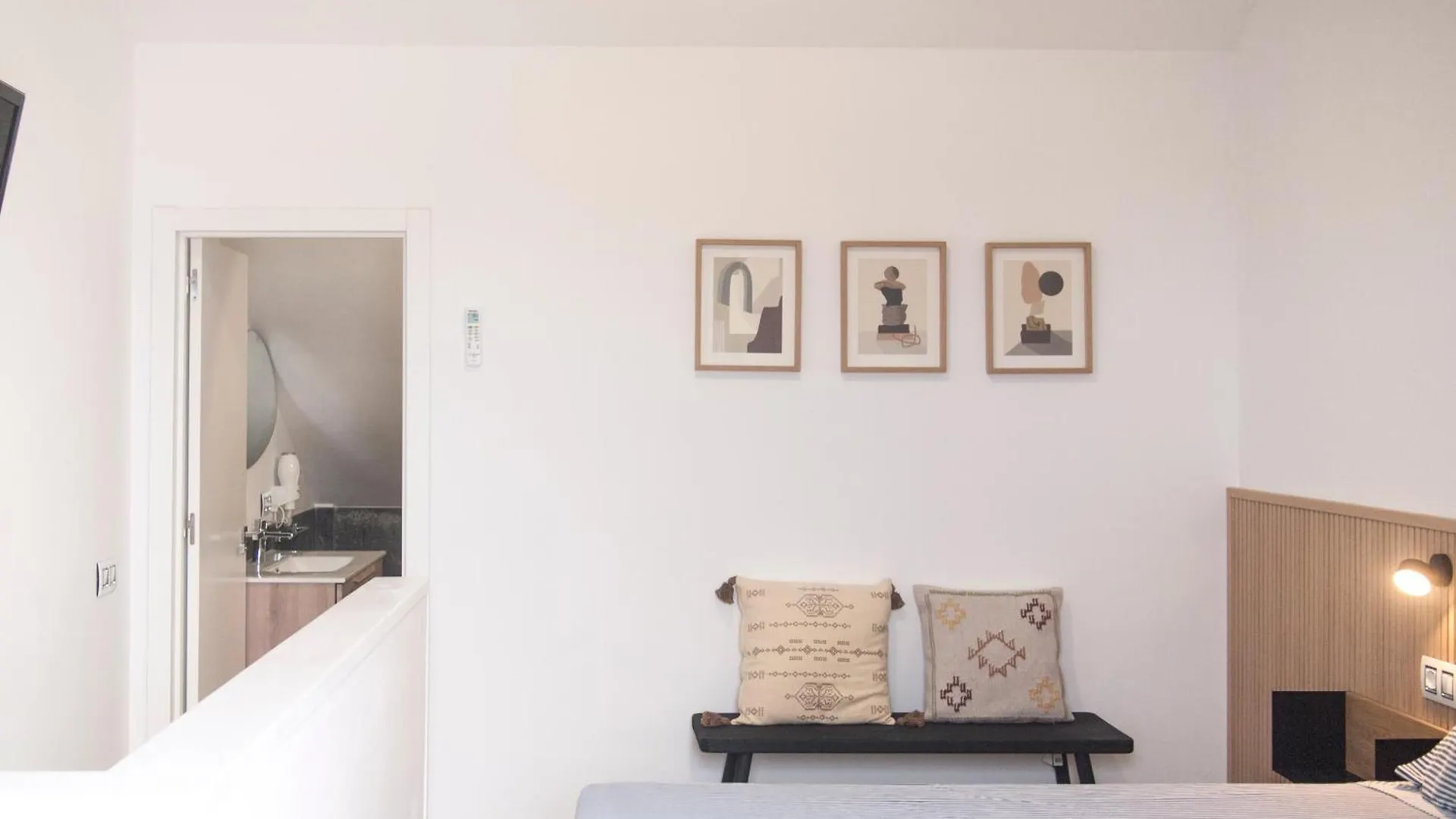 Apartment Playa Las Vistas 2 With Breathtaking Sea View, Only 100 M To The Sea, Heated Pool, Aircondition For A Fee, Wifi Playa de las Américas