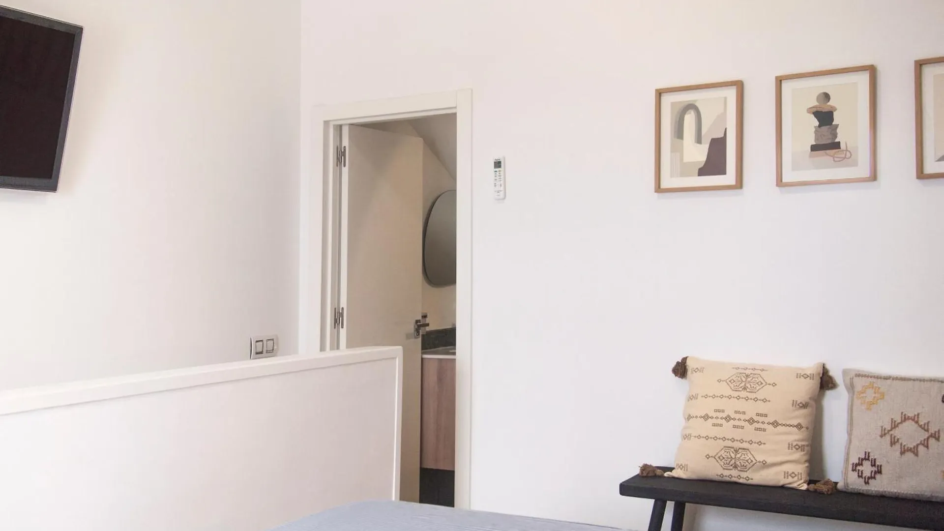Apartment Playa Las Vistas 2 With Breathtaking Sea View, Only 100 M To The Sea, Heated Pool, Aircondition For A Fee, Wifi Playa de las Américas Spanje