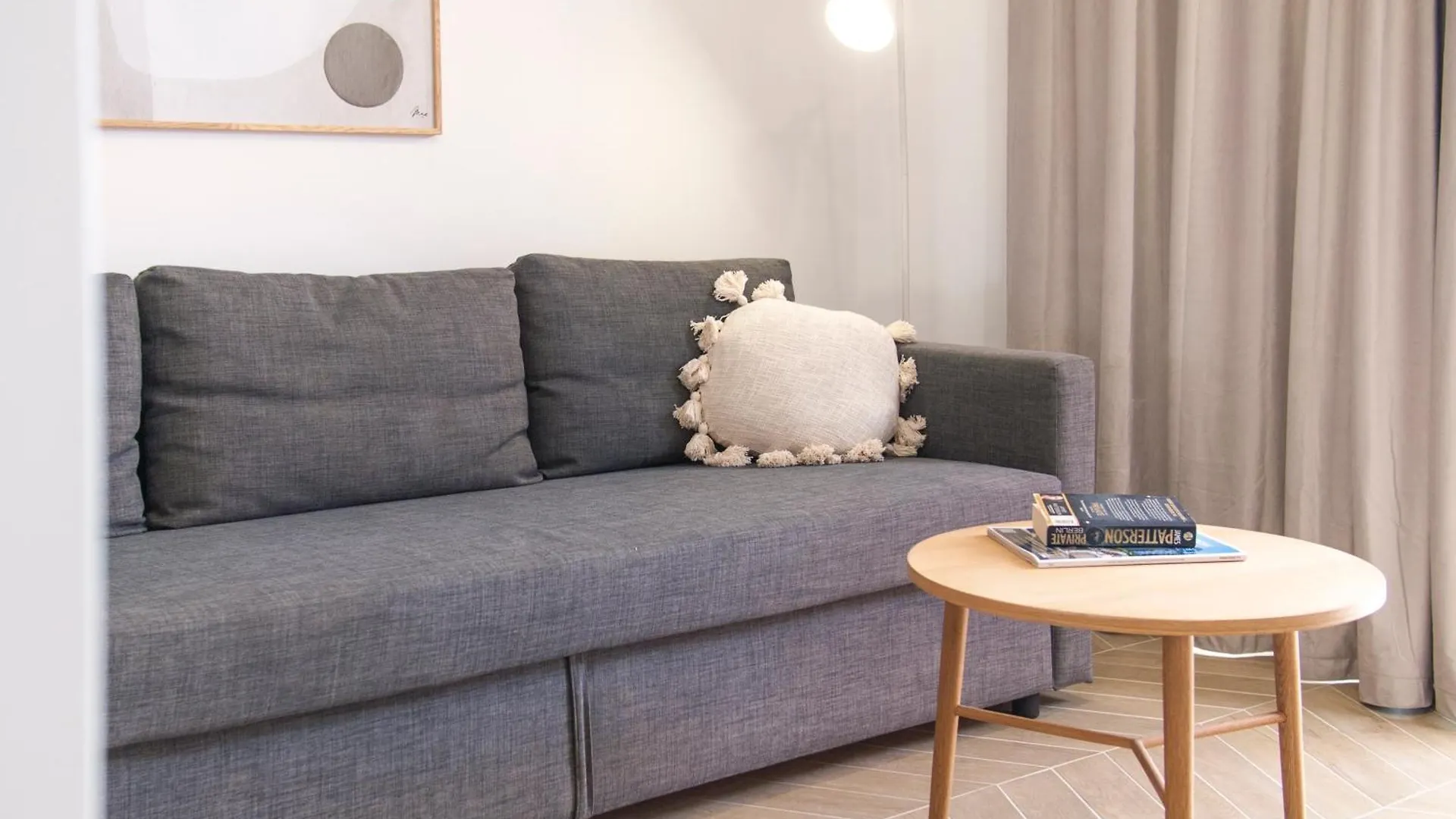 Apartment Playa Las Vistas 2 With Breathtaking Sea View, Only 100 M To The Sea, Heated Pool, Aircondition For A Fee, Wifi Playa de las Américas Spanje