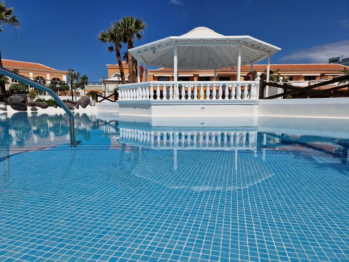 Apartment Playa Las Vistas 2 With Breathtaking Sea View, Only 100 M To The Sea, Heated Pool, Aircondition For A Fee, Wifi Playa de las Americas  0*, Playa de las Americas (Tenerife) Hiszpania