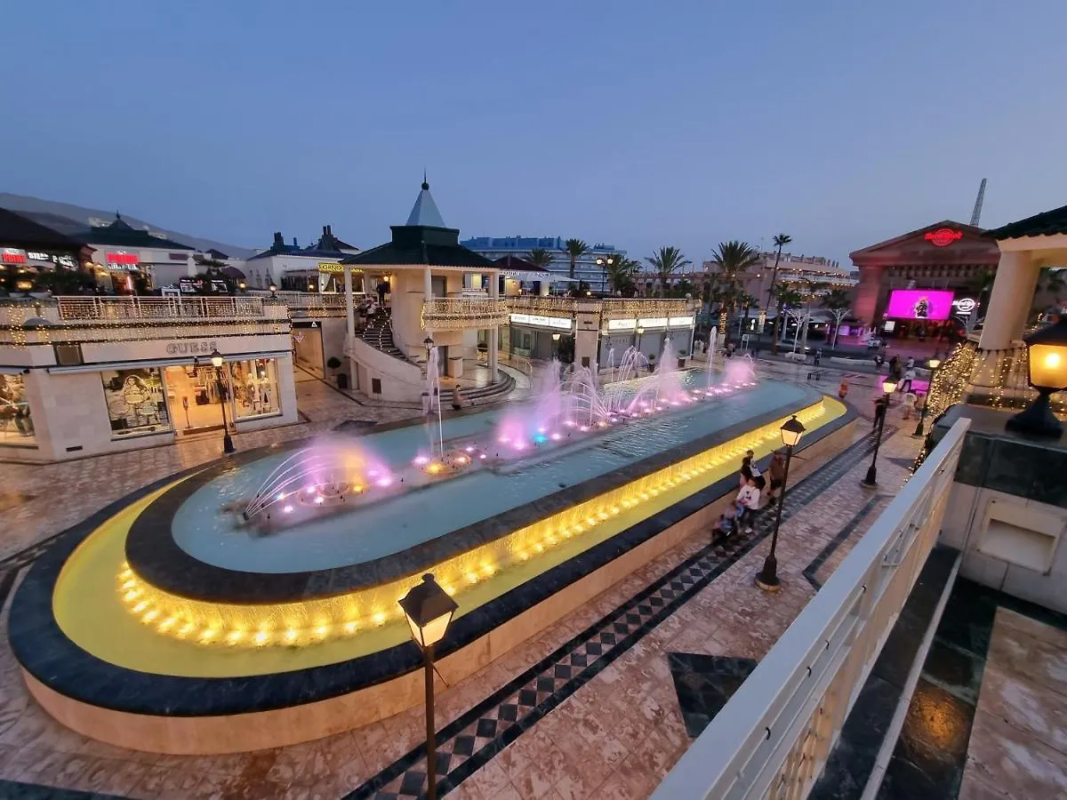 Apartment Playa Las Vistas 2 With Breathtaking Sea View, Only 100 M To The Sea, Heated Pool, Aircondition For A Fee, Wifi Playa de las Americas  0*, Playa de las Americas (Tenerife) Španělsko
