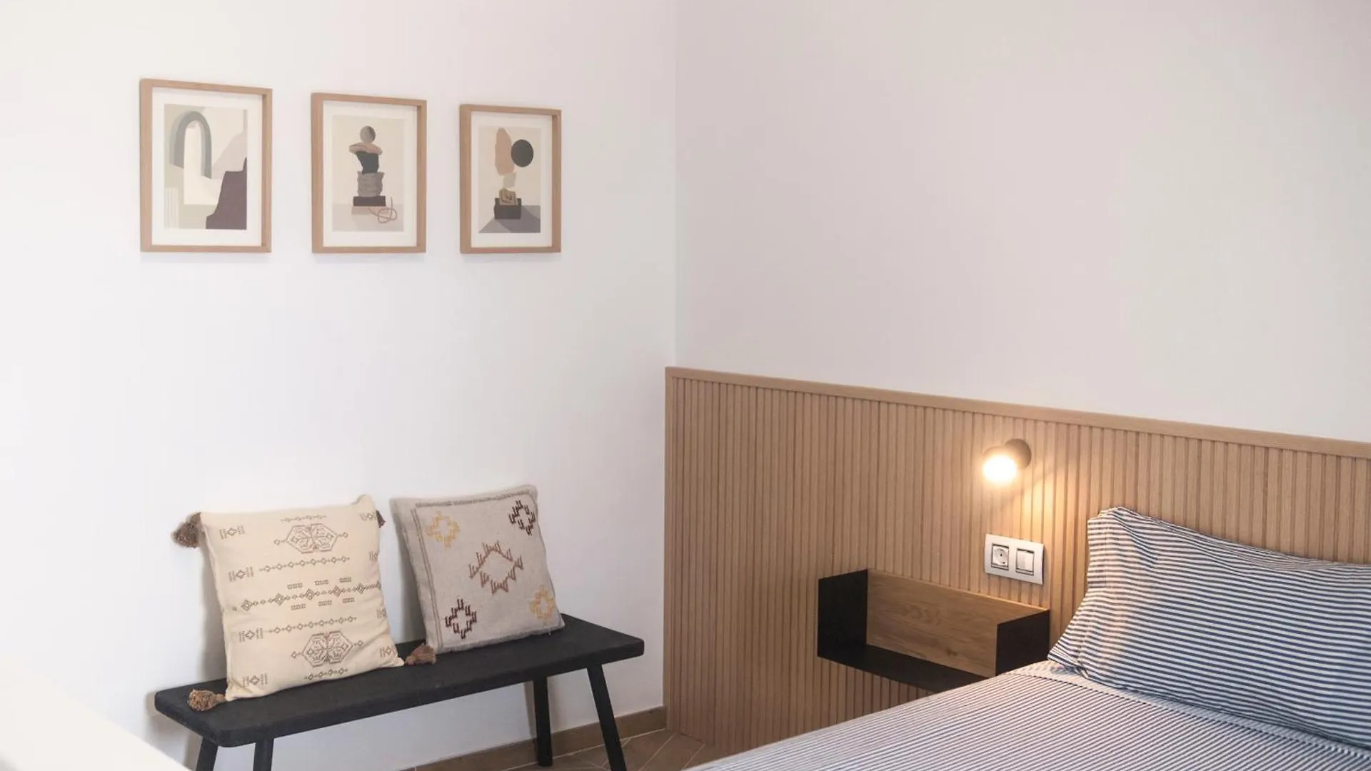 Apartment Playa Las Vistas 2 With Breathtaking Sea View, Only 100 M To The Sea, Heated Pool, Aircondition For A Fee, Wifi Playa de las Americas  Hiszpania