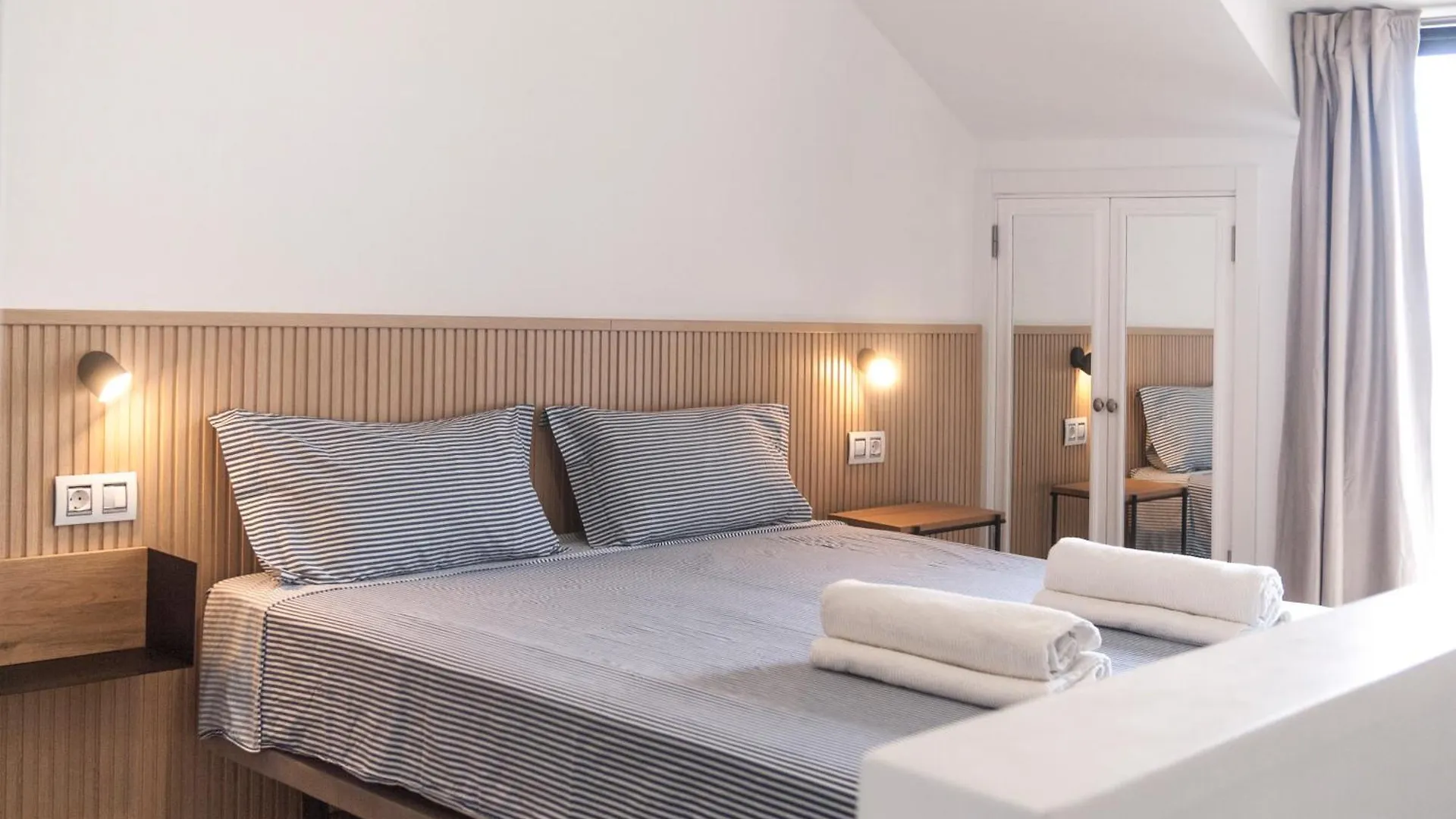 Apartment Playa Las Vistas 2 With Breathtaking Sea View, Only 100 M To The Sea, Heated Pool, Aircondition For A Fee, Wifi Playa de las Americas